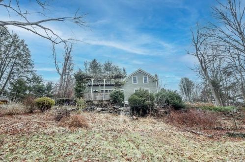 270 Berkshire Rd, Sandy Hook, CT 06482-1509