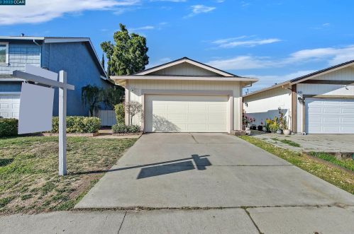 4425 Macadamia Ln, Oakley, CA 94561-2446