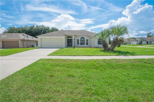 700 Black Maple Dr, Deltona, FL 32725-8821