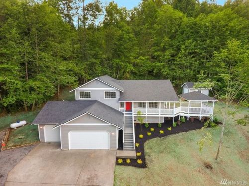 302 Carpenter Rd, Snohomish, WA 98290-4402