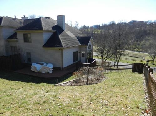 105 Fairway Landings Dr, Canonsburg PA  15317-9568 exterior