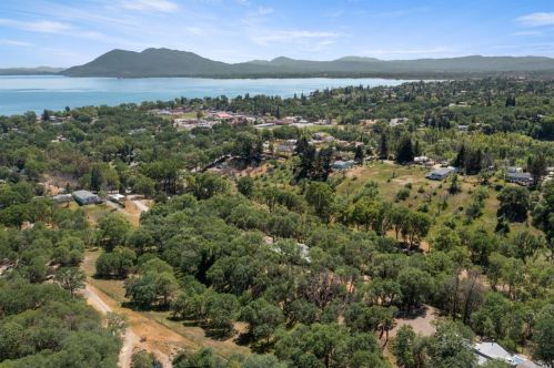 675 Starr Dust Ct, Lakeport CA  95453-6976 exterior