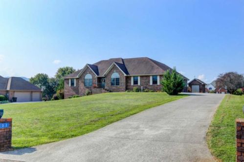 632 River Run Dr, Maryville, TN 37804-3894