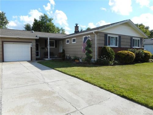 286 Coronation Dr, Buffalo, NY 14226-1611
