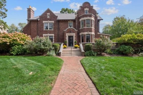152 Charlton Ave, South Orange, NJ 07079-2338