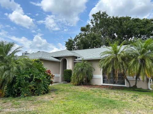 749 Tulip Dr, Sebastian, FL 32958-5437