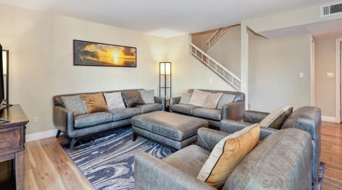 1477 Falcon Ln, El Cajon CA  92020-1426 exterior