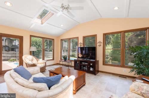 27 Brandywine Dr, Berlin Boro NJ  08009-2225 exterior