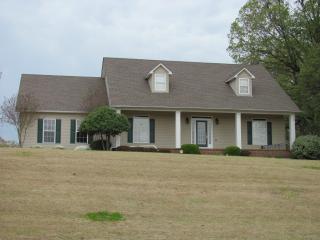 135 Country Ln, Brownsville, TN 38012-2708