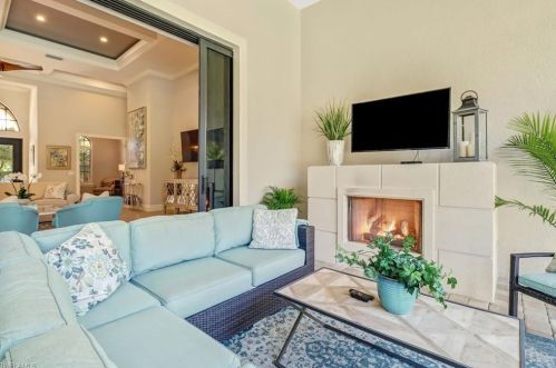 4249 Deephaven Ln, Naples FL 34119-8616 exterior