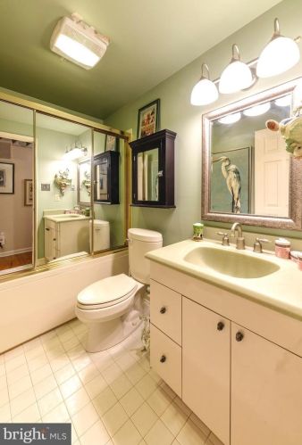 716 Carter Hill Dr, West Deptford NJ  08066-1903 exterior