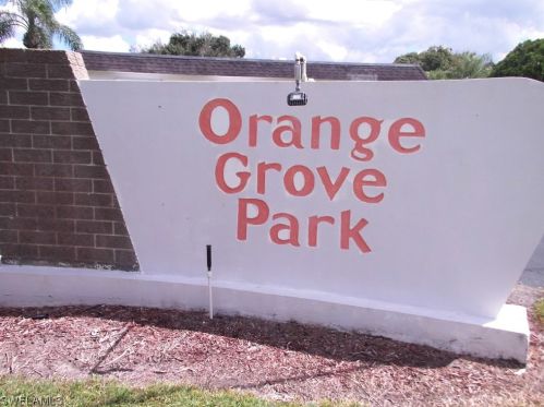 45 Tangelo Ct, Lehigh Acres, FL 33936-7233