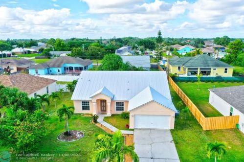 205 Kestor Dr, Fort Pierce, FL 34953-5426