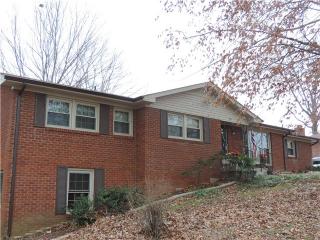 213 Maxwell Dr, Clarksville, TN 37043-5035