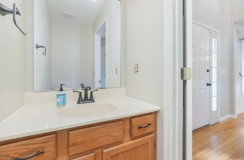 8424 Woodcreek Dr, Florence KY  41042-8261 exterior