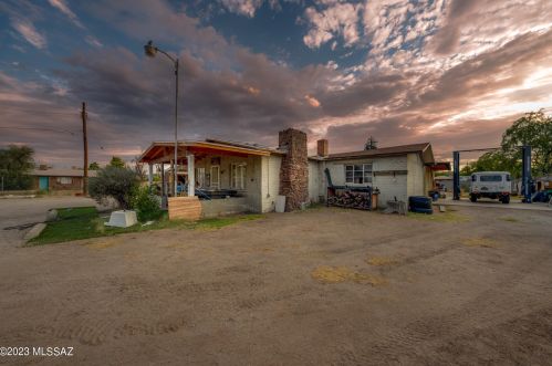 3543 Flowing Wells Rd, Tucson, AZ 85705-3003