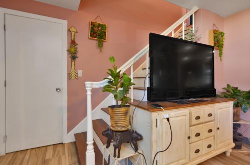 32 Fairview Ave, Nashua NH 03060-4105 exterior