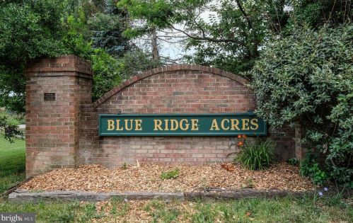 358 Crestview Dr, Harpers Ferry, WV 25425-6148
