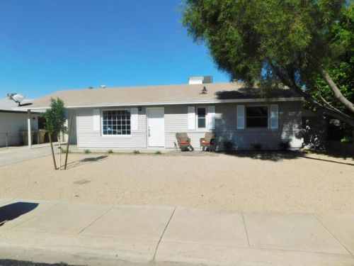 7226 Peck Dr, Glendale, AZ 85303-4327