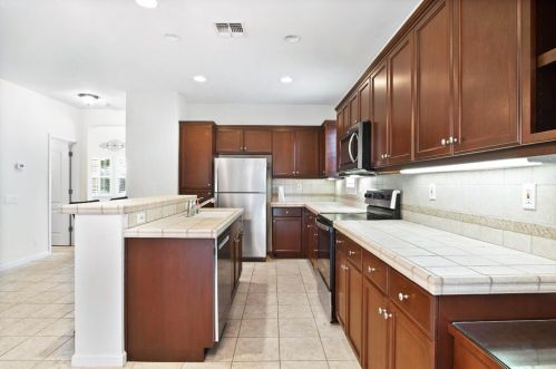 4229 Montara Dr, Turlock CA  95382-7365 exterior