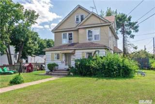 239 Rockaway Tpke, Meadowmere Park, NY 11559-1217