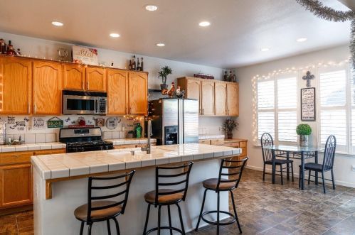 5812 Homewood Way, Riverbank CA  95367-9550 exterior