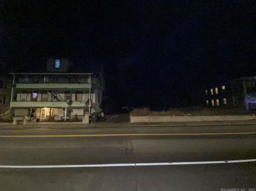 31 Main St, South Windham, CT 06266-1121