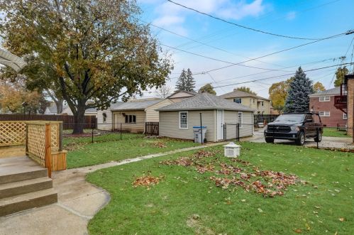 2908 77th St, Milwaukee WI  53222-5016 exterior