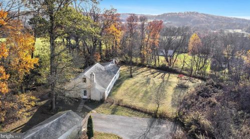 1140 Ridge Rd, Pottstown, PA 19465-8702
