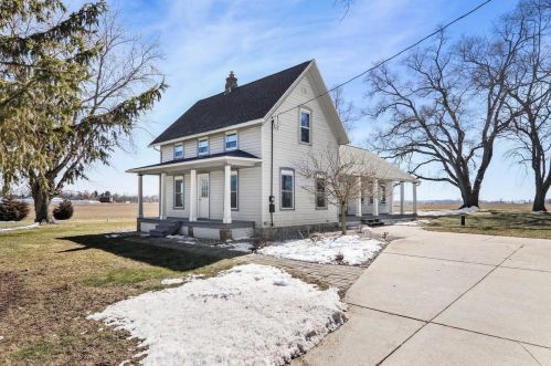 721 Albion Rd, Edgerton, WI 53534-9536