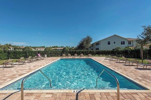 1355 Mariposa Cir, Naples FL  34105-7258 exterior