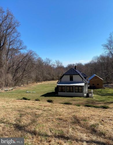 13413 Mountain Rd, Lovettsville VA  20180-2816 exterior
