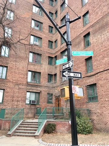 1718 Purdy St, Bronx NY 10462-6306 exterior
