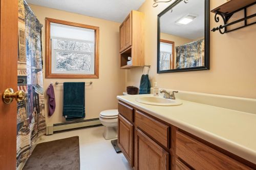 12 Ginger Dr, Goffstown NH  03045-2939 exterior