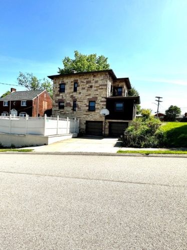 115 Roberta Dr, Whitaker PA  15120-3337 exterior