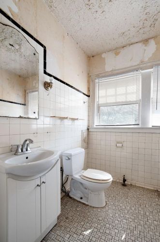 636 Lincoln St, Gary IN  46402-2141 exterior