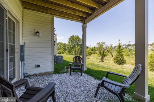 33 Locks Farm Ln, Downingtown PA  19335 exterior