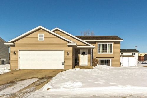 719 3rd St, Byron MN  55920-1273 exterior