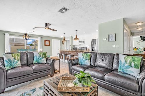 8188 Aviation Blvd, Marathon, FL 33050-2810