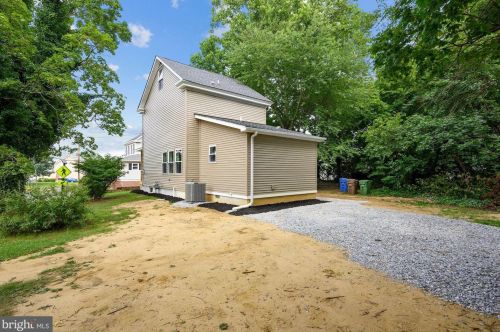 12 Poplar St, Swedesboro NJ  08085-1228 exterior