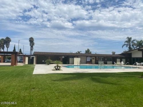 115 Whitney Cir, Oxnard CA  93033-6915 exterior