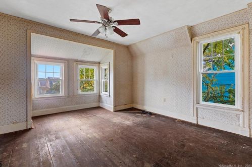 77 Vauxhall St, United States Coast Guard Ac CT  06320-5333 exterior