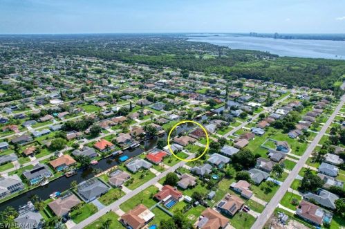 2135 15th St, Cape Coral, FL 33909-1743