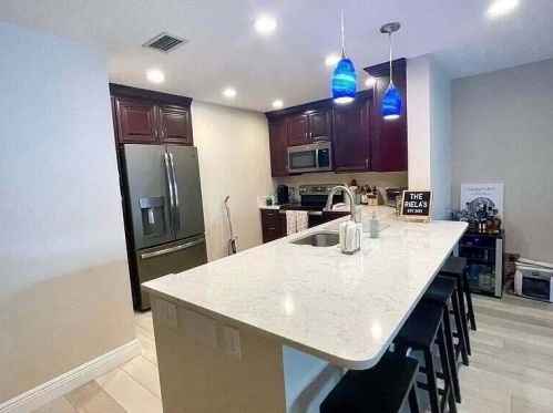 2359 Treasure Isle Dr, West Palm Beach, FL 33410-1354
