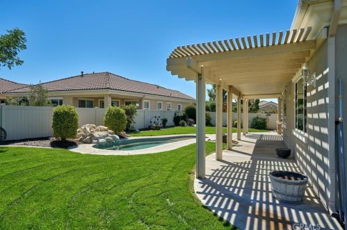 1594 Tanglewood Ct, Beaumont CA  92223-8540 exterior