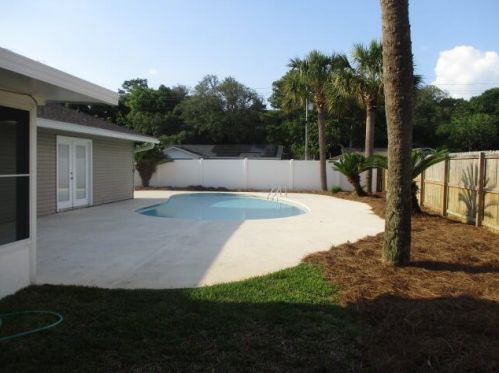 88 Berwick Cir, Shalimar FL  32579-1518 exterior