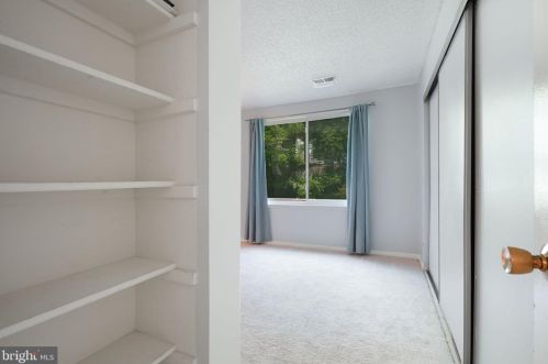 11723 Summerchase Cir, Herndon VA  20194-1137 exterior