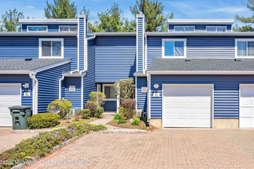 11 Spring Ct, Tinton Falls, NJ 07724-3278