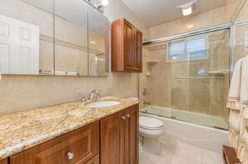 2638 Hewlett Ln, North Bellmore NY  11710-4415 exterior