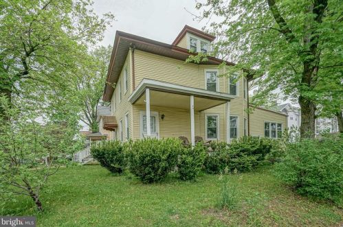 14 Center St, Collingswood, NJ 08108-2632